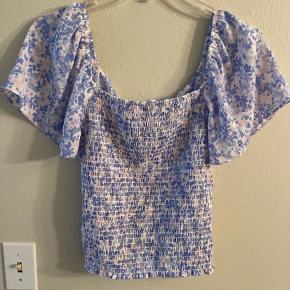 LUSH LOUISE SMOCKED CROP BLOUSE LIGHT BLUE - S - Picture 2 of 5